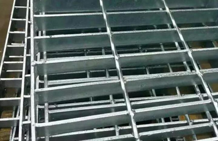 鍍鋅格柵板講述鋼格柵板可以用于養(yǎng)殖動物和植物以及水產(chǎn)品 鍍鋅格柵板講述鋼格柵板可以用于養(yǎng)殖動物和植物以及水產(chǎn)品